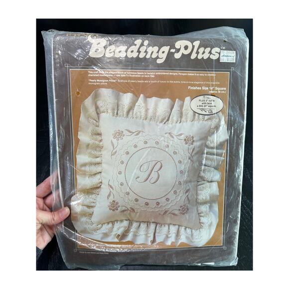 1984- Paragon- Vtg Pillow Cover- Kit needlepoint beaded monogramed- 14" Square - Picture 6 of 7